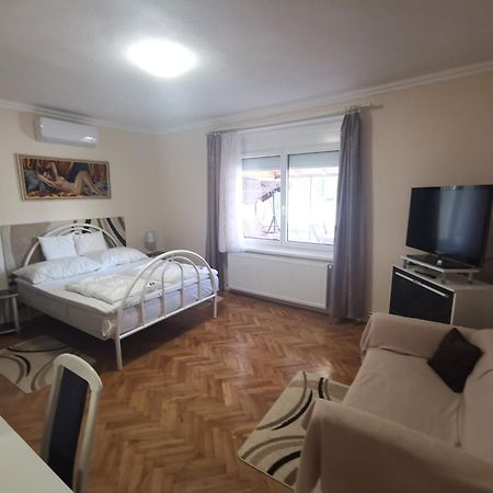 Tini Apartman Balatonfüred Exteriör bild