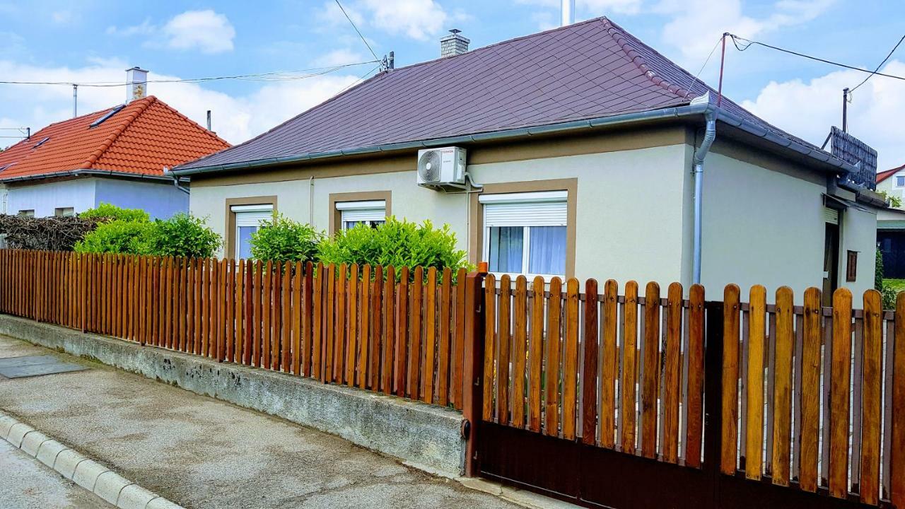 Tini Apartman Balatonfüred Exteriör bild